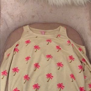 Lilly Pulitzer Long Sleeve t-shirt.